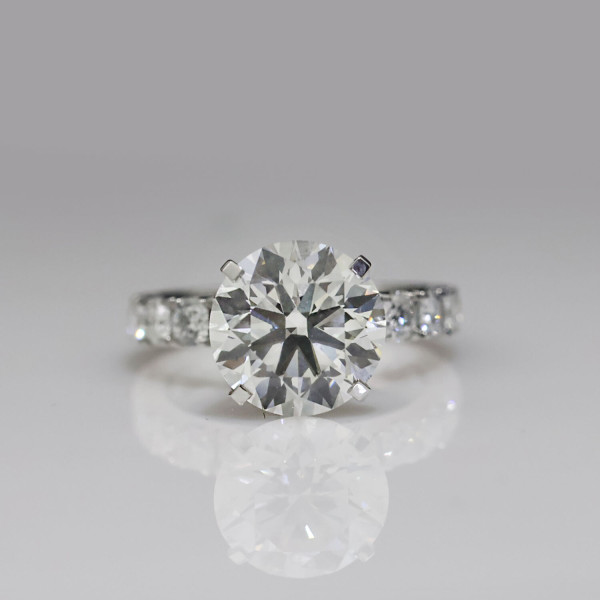 Round Brilliant Cut Lab Grown Diamond Engagement Ring 