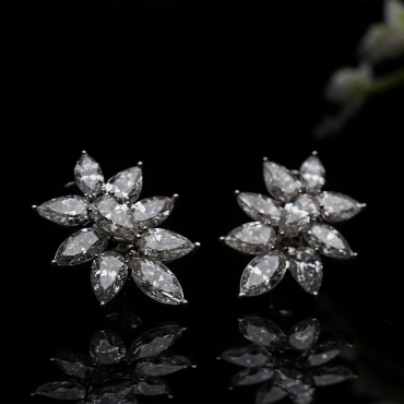 Cocktail Earring with CVD Diamonds - 18kt Gold