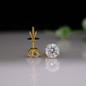 1.5 CT VVS/VS FG IGI Round Shape Lab Grown Diamond Stud