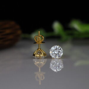 1.62 Ct E VVS1 IGI Round Shape Lab Diamond Stud