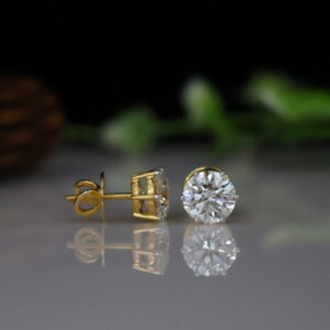 2.03 Ct F VVS2 IGI Round Shape Diamond Stud