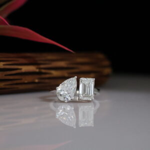 Lab-Grown Diamond Toi et Moi Ring – Pear & Emerald Cut in Gold