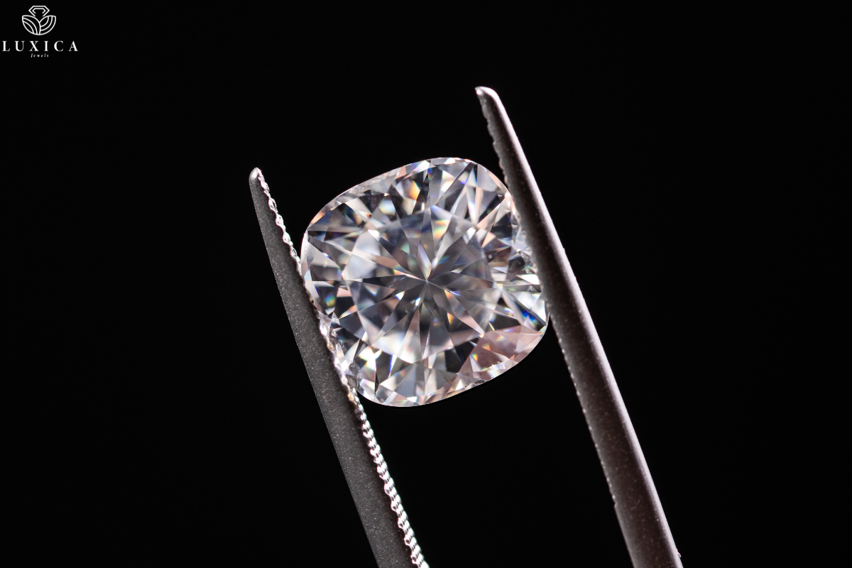 2 Carat Diamond Price: Natural vs. Lab-Grown